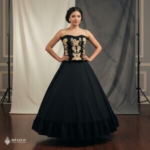 Traditional Mexican Embroidered Corset & Black Skirt Set – Handmade Floral Dress